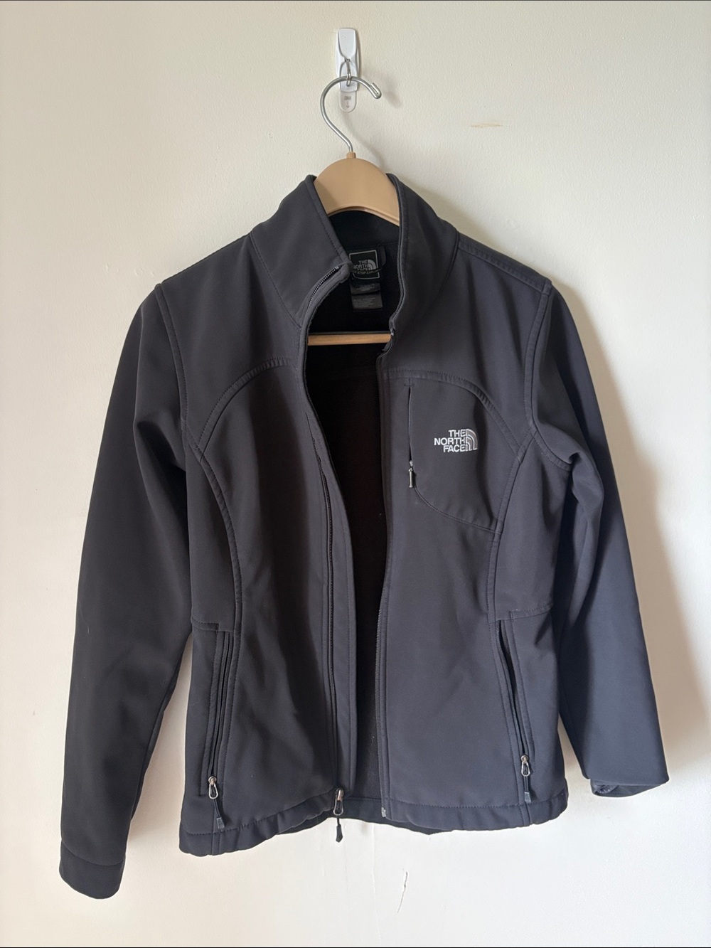 The North Face Women's Black Soft Shell Utility Jacket - Picture 1 of 2